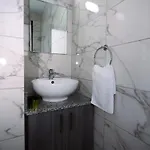 Luxury Modern شقة