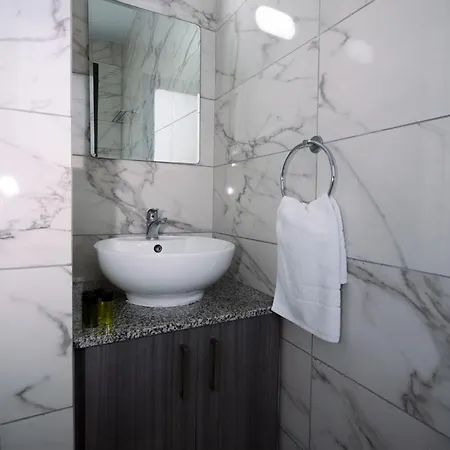 Luxury Modern 아파트