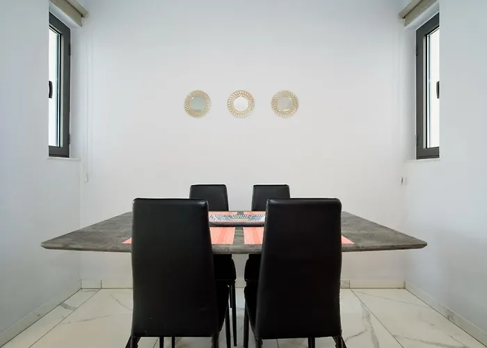 Luxury Modern Апартаменты Ларнака